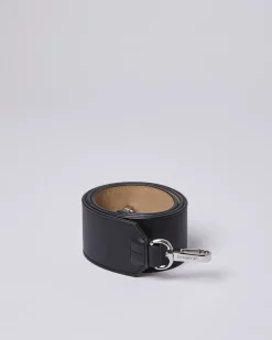 Sandqvist Shoulder Strap Leather> Accessoarer
